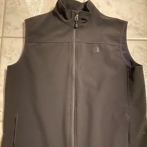 Men’s Northface Vest